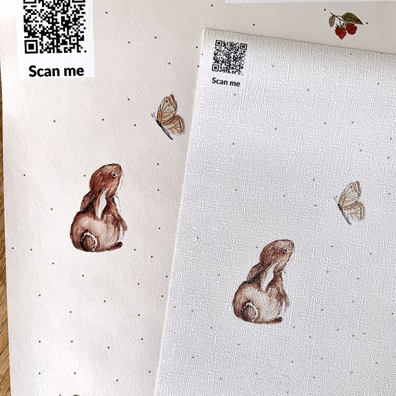 Porównanie tapety na flizelinie oraz tapety na winylu strukturalnym canvas royal rabbits